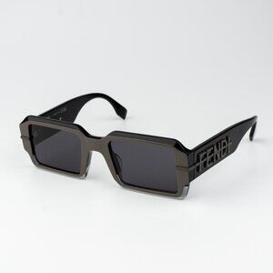 Fendi FENDIGRAPHY Men Sunglasses Rectangle Black Smoke FE40073U 05A BRAND NEW